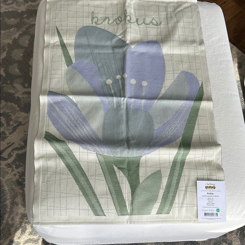 Floral Tea Towel Krokus by Ekekund Weavers